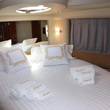Porto Private Yacht- Accommodation Douro River Zewnętrze zdjęcie