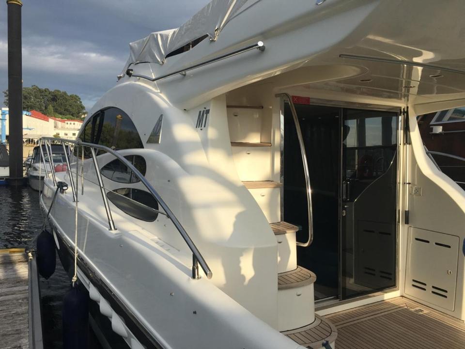 Porto Private Yacht- Accommodation Douro River Zewnętrze zdjęcie